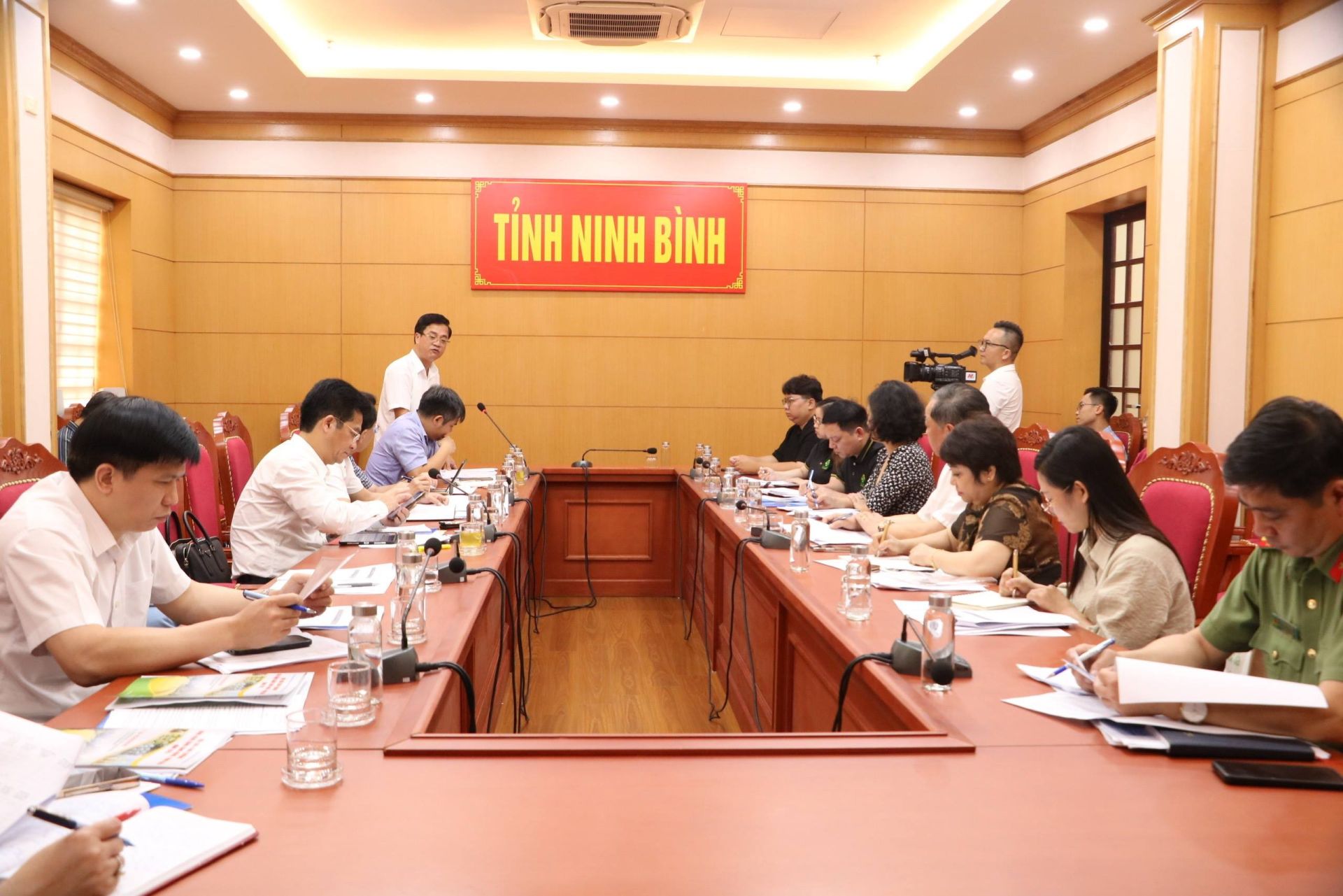 Quang cảnh buổi làm việc