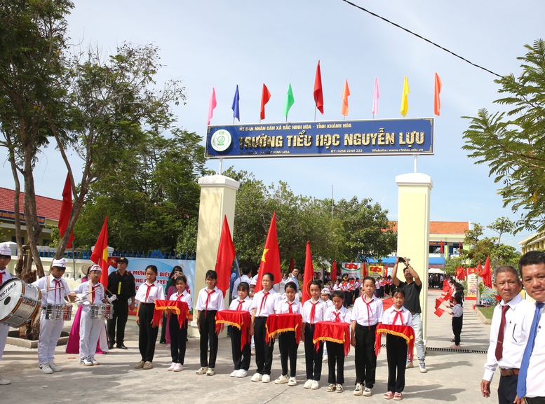 Trường tiểu học mang tên Anh hùng Nguyễn Lựu - Ảnh: VGP/Nguyễn Hoàng Trường tiểu học mang tên Anh hùng Nguyễn Lựu - Ảnh: VGP/Nguyễn Hoàng