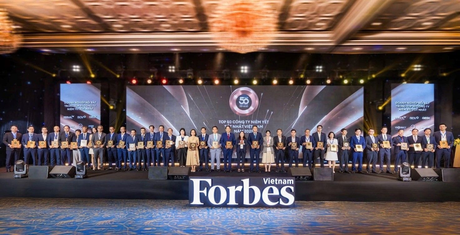 Các doanh nghiệp trong Top 50 công ty niêm yết tốt nhất năm 2025 do Forbes Việt Nam bình chọn