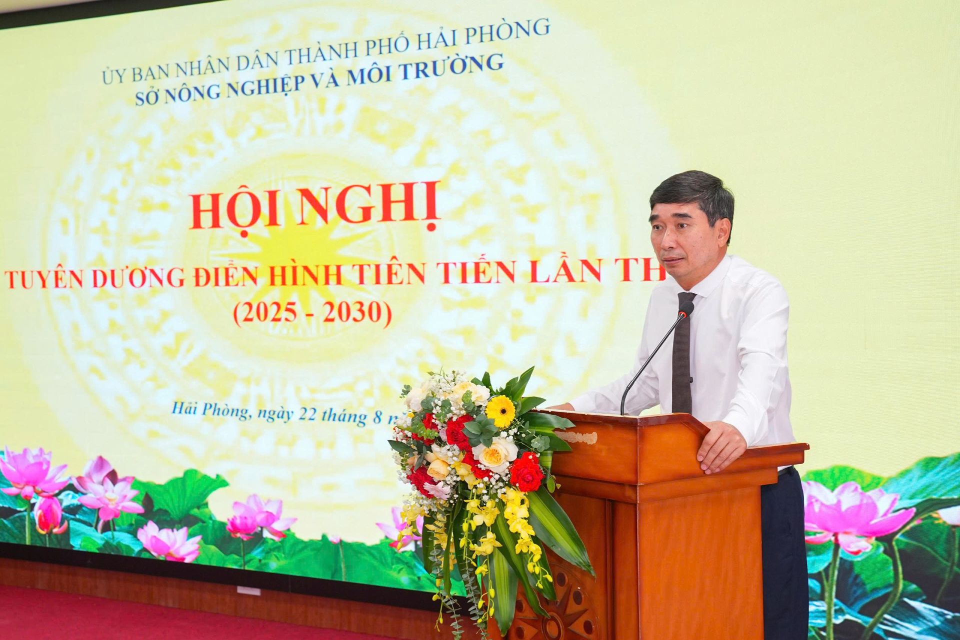 Đồng chí Bùi Văn Thăng, Ủy viên Ban Thường vụ Thành ủy – Giám đốc Sở Nông nghiệp và Môi trường phát biểu tại Hội nghị. Đồng chí Bùi Văn Thăng, Ủy viên Ban Thường vụ Thành ủy – Giám đốc Sở Nông nghiệp và Môi trường phát biểu tại Hội nghị.