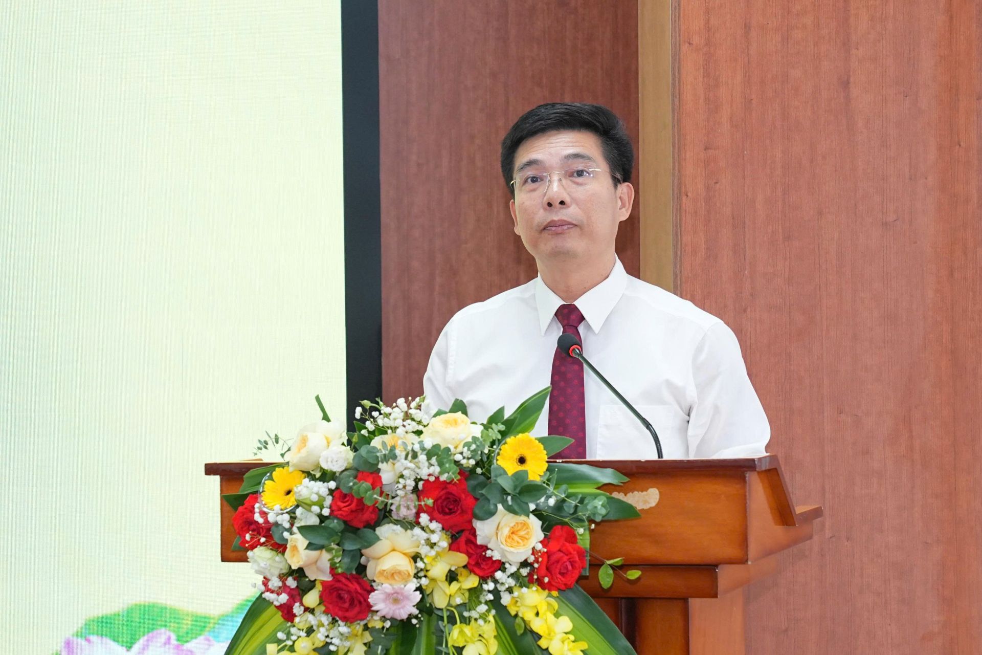 Phó Giám đốc Sở Nông nghiệp và Môi trường Bùi Hùng Thiện phát động thi đua giai đoạn 2025-2030. Phó Giám đốc Sở Nông nghiệp và Môi trường Bùi Hùng Thiện phát động thi đua giai đoạn 2025-2030.