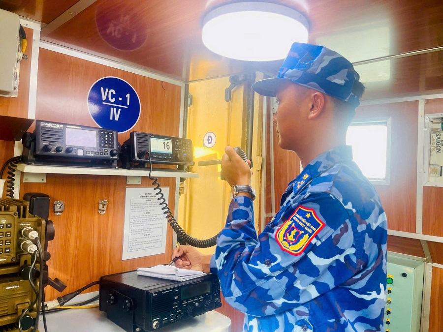 Bộ Tư lệnh Vùng Cảnh sát Biển 1 nỗ lực giúp dân phòng chống bão số 5 (Kajiki)