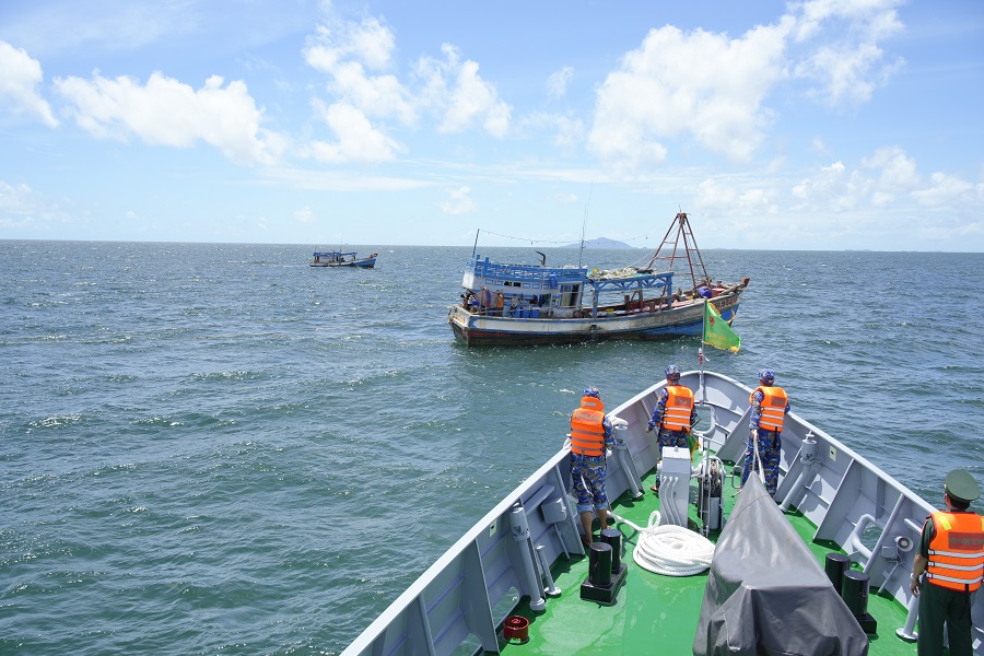 Đoàn kiểm tra về IUU, Bộ tư lệnh Biên phòng khảo sát và kiểm tra thực tế trên vùng biển tỉnh An Giang.