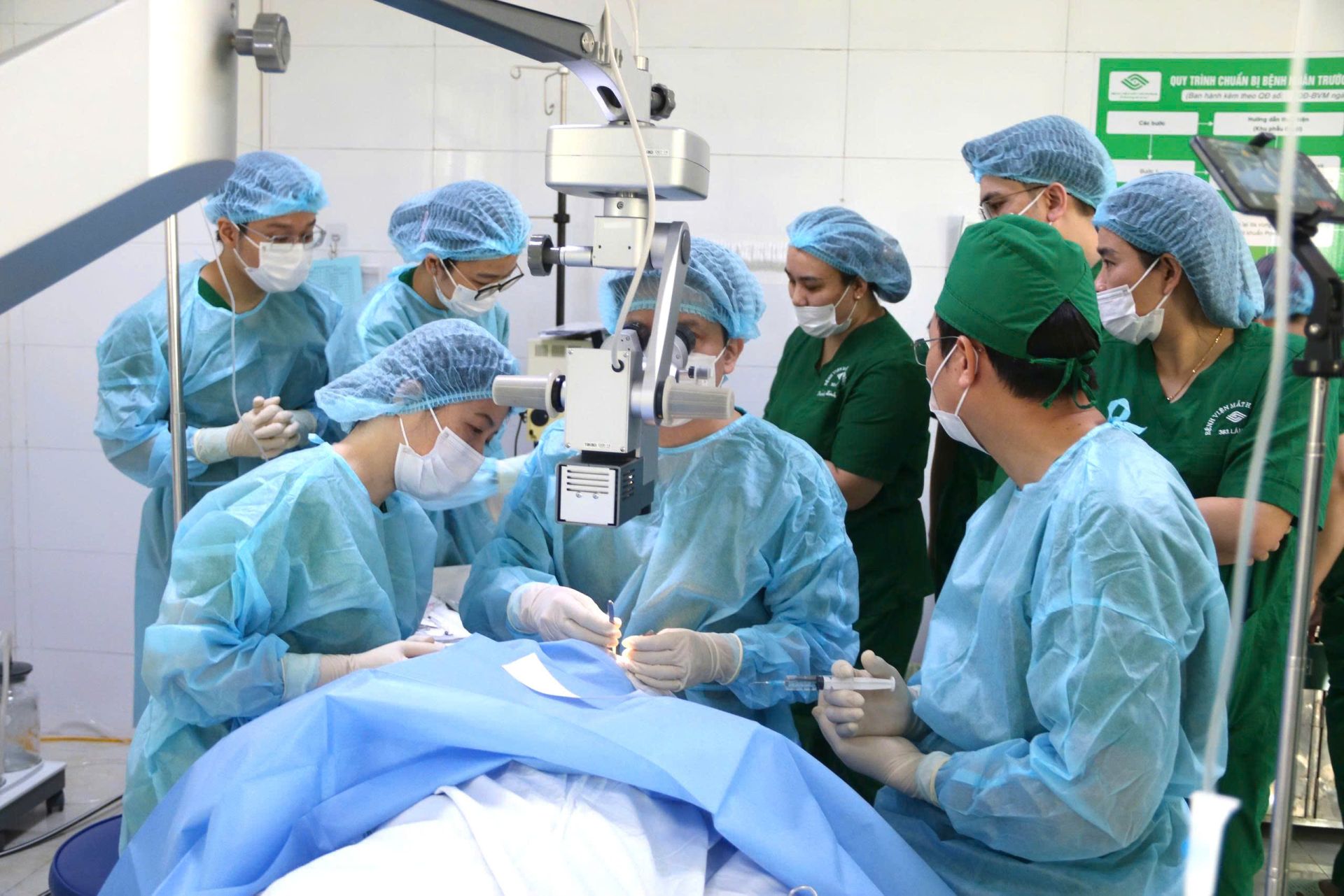 Bệnh viện Mắt Hải Phòng thực hiện thành công 4 ca phẫu thuật ghép giác mạc