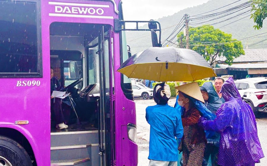 Phường Sông Trí tổ chức sơ tán người dân đến nơi an toàn.