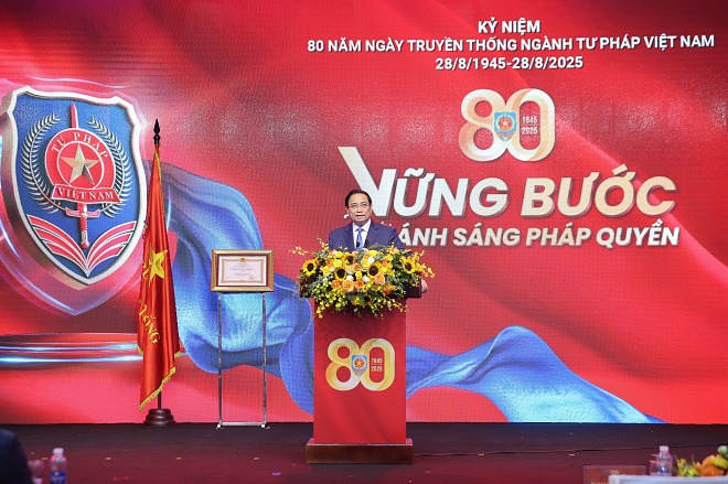 Thủ tướng Phạm Minh Chính dự lễ Kỷ niệm 80 năm ngày truyền thống ngành Tư pháp (28/8/1945 - 28/8/2025) và Đại hội thi đua yêu nước ngành Tư pháp lần thứ VI - Ảnh: VGP/Nhật Bắc