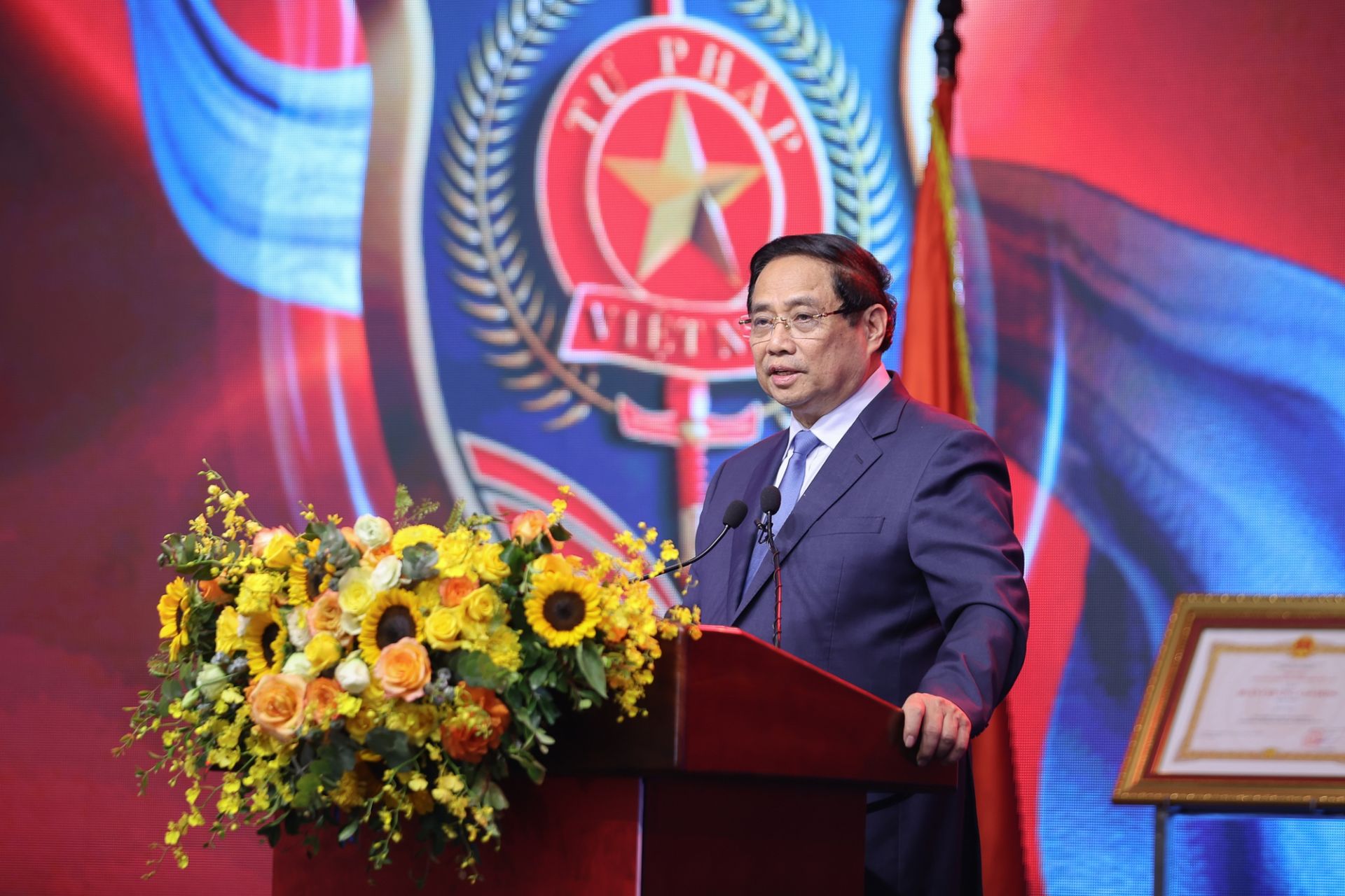 Thủ tướng: Đưa thể chế, pháp luật trở thành "đột phá của đột phá", lợi thế cạnh tranh quốc gia