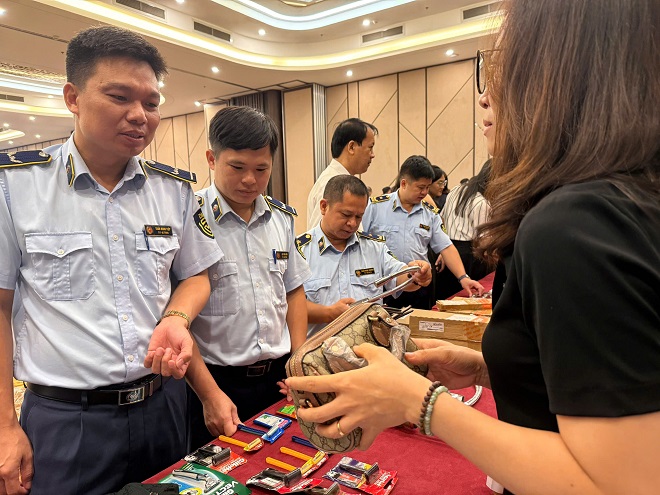 Tăng cường chống hàng giả: Cao Bằng tổ chức hội thảo phân biệt hàng thật, hàng giả