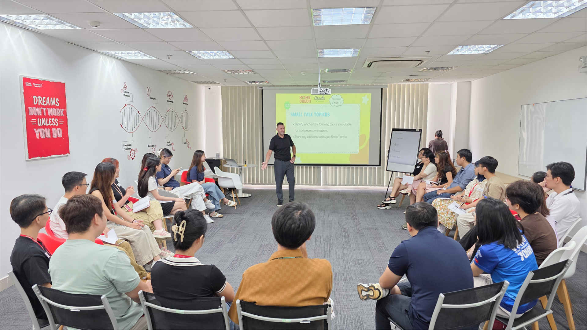 Một buổi đào tạo tại Home Credit với sự tham gia của nhân sự từ nhiều phòng ban. Một buổi đào tạo tại Home Credit với sự tham gia của nhân sự từ nhiều phòng ban.
