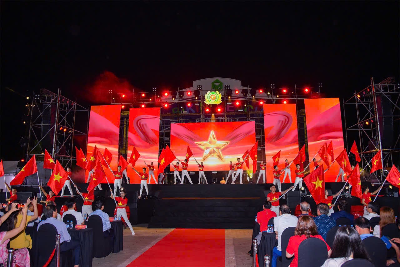Đêm khai mạc Sports Festival 2025 được tổ chức tại quảng trường NovaWorld Phan Thiet với nhiểu tiết mục biễu diễn đặc sắc