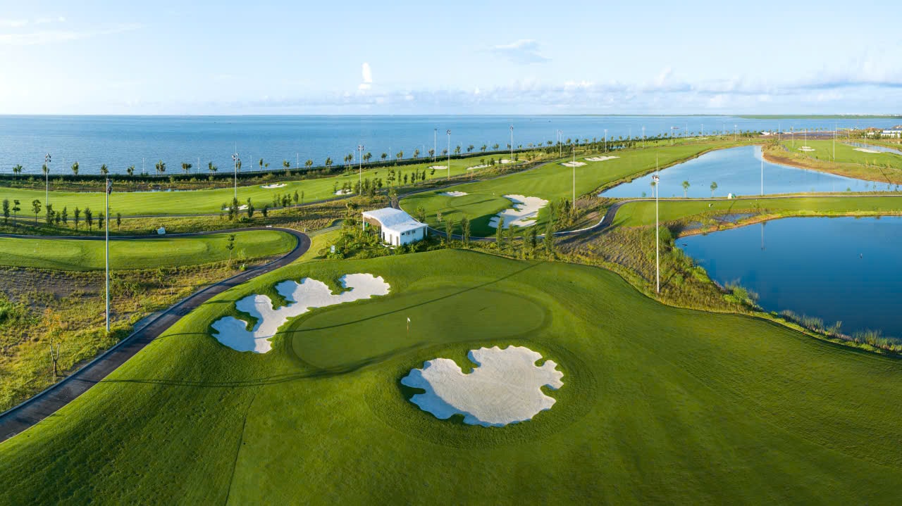 Sân Golf có tầm nhìn Panorama view biển tuyệt đẹp Sân Golf có tầm nhìn Panorama view biển tuyệt đẹp