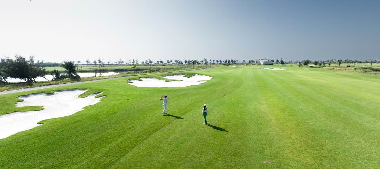Dragon Golf Links - Sân golf trên biển đầu tiên tại Việt Nam Dragon Golf Links - Sân golf trên biển đầu tiên tại Việt Nam