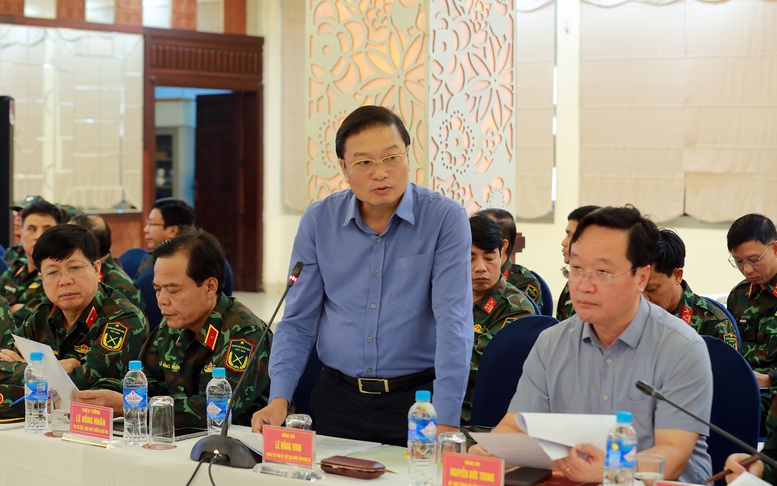 Chủ tịch UBND tỉnh Nghệ An Lê Hồng Vinh báo cáo tại cuộc họp - Ảnh: VGP/Minh Khôi