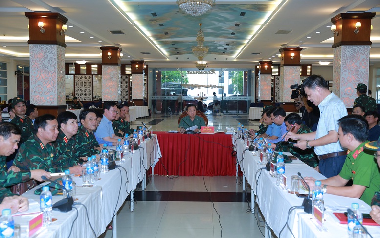 Phó Thủ tướng Trần Hồng Hà chủ trì cuộc họp thứ 2 trong ngày của Ban Chỉ đạo tiền phương về ứng phó bão số 5 (bão Kajiki) - Ảnh: VGP/Minh Khôi