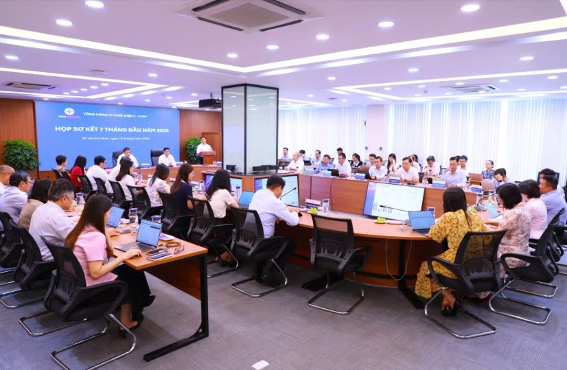 Toàn cảnh hội nghị sơ kết công tác 7 tháng đầu năm 2025 của EVNGENCO3