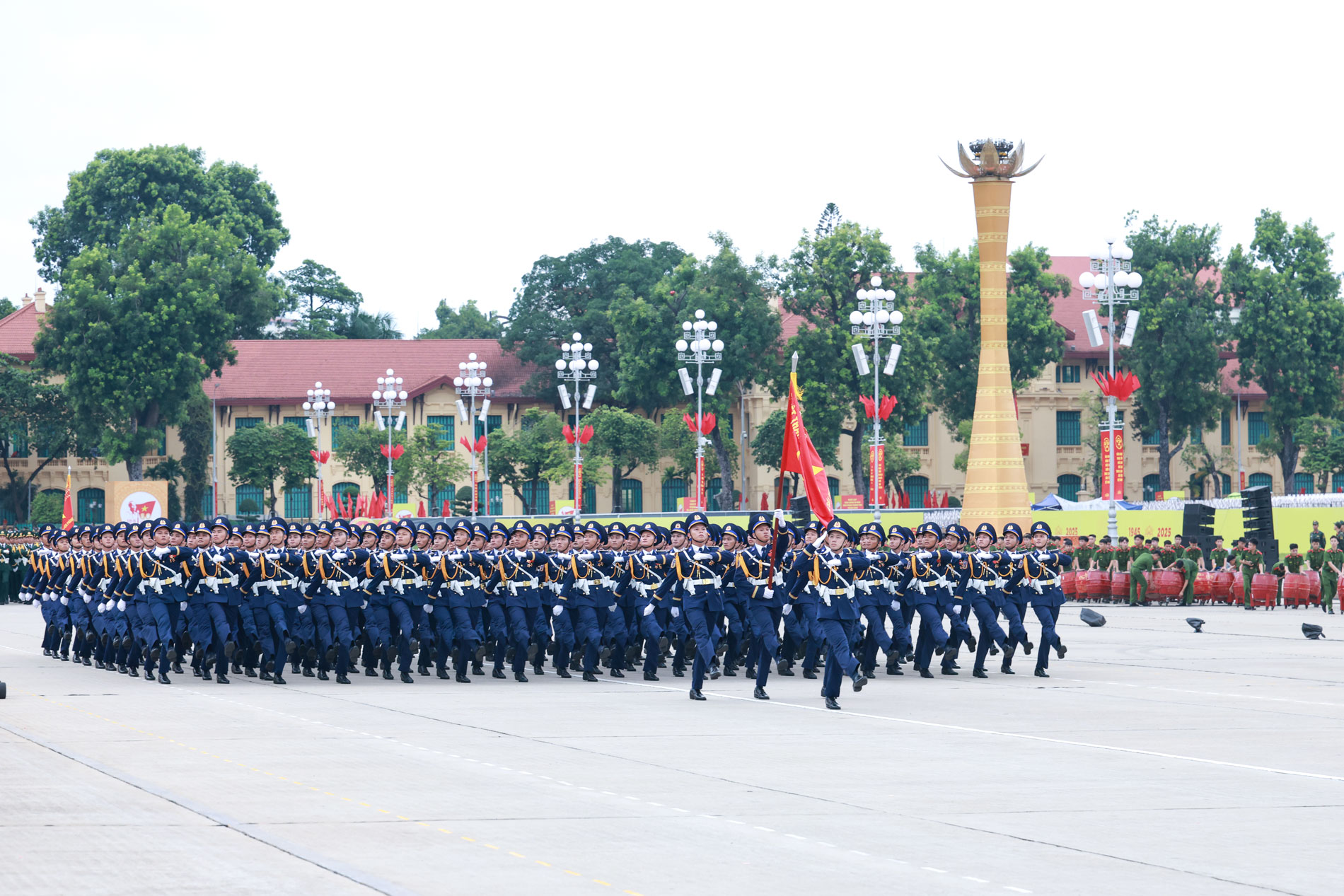 Khối sĩ quan Cảnh sát biển Việt Nam luyện tập tại quảng trường Ba Đình Khối sĩ quan Cảnh sát biển Việt Nam luyện tập tại quảng trường Ba Đình