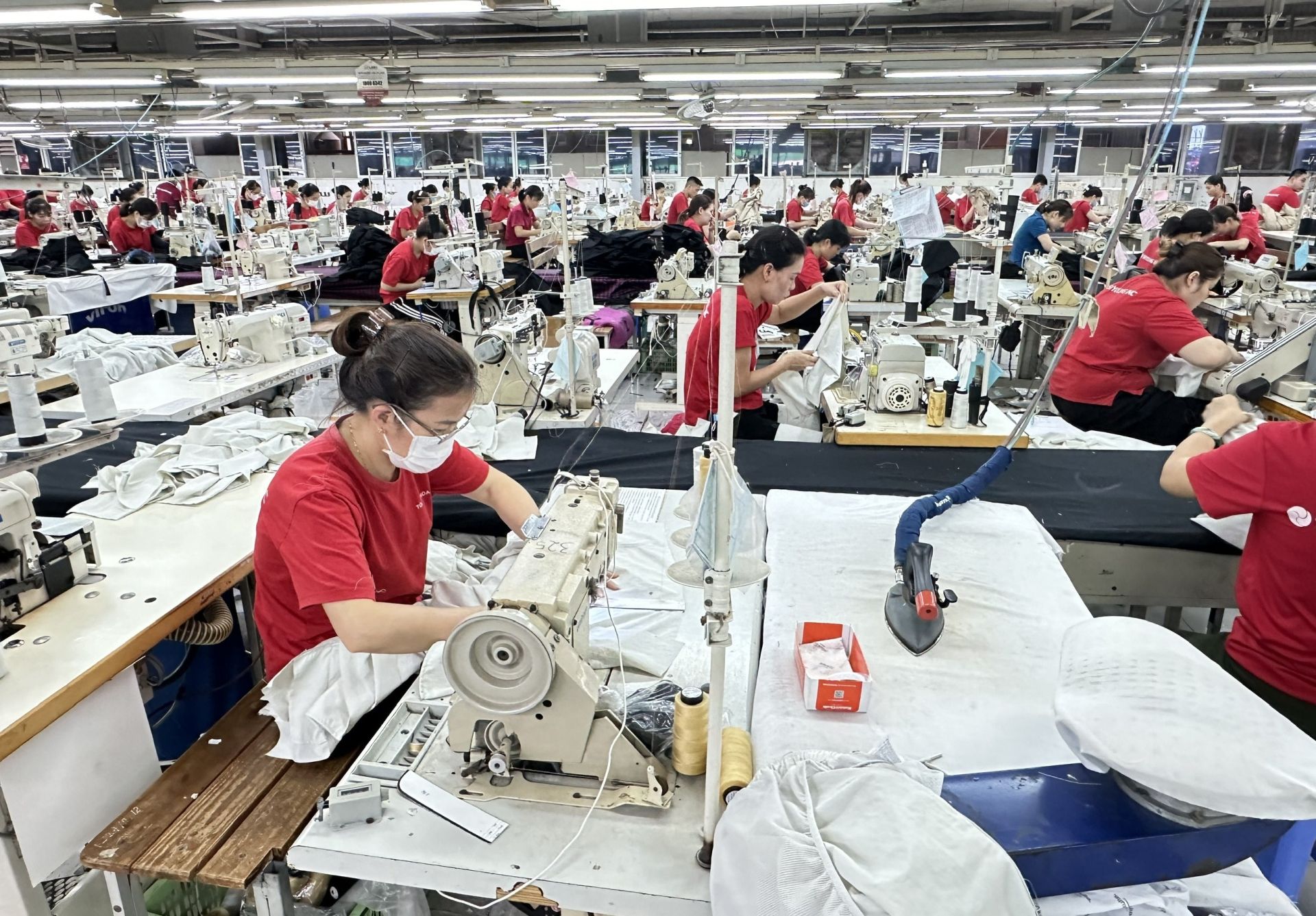 Thuế quan Mỹ và “nút thắt nội tại”: Dệt may Việt Nam trước thách thức kép