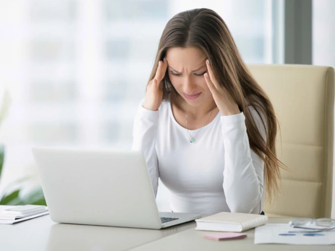 Căng thẳng kéo dài có thể là nguyên nhân gây ù tai