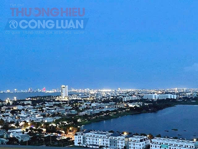 Ngoài ra, thành phố cũng quy hoạch 6,17ha đất ven biển cho trung tâm tài chính, hơn 11,6ha cho trung tâm công nghệ tài chính, và 282ha trong khu đô thị động lực quốc gia tại Vịnh Đà Nẵng. Ngoài ra, thành phố cũng quy hoạch 6,17ha đất ven biển cho trung tâm tài chính, hơn 11,6ha cho trung tâm công nghệ tài chính, và 282ha trong khu đô thị động lực quốc gia tại Vịnh Đà Nẵng.