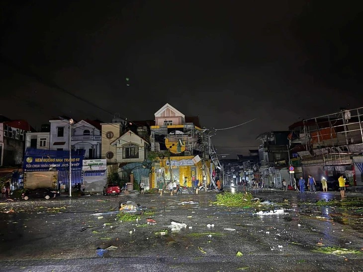 Cảnh hoang tàn sau trận lốc xoáy xảy ra tại Kim Bảng