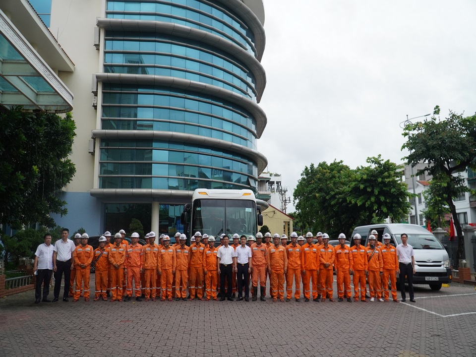 PC Quảng Ninh: Kịp thời chi viện, sát cánh cùng PC Hà Tĩnh nhanh chóng khắc phục lưới điện sau bão Kajiki