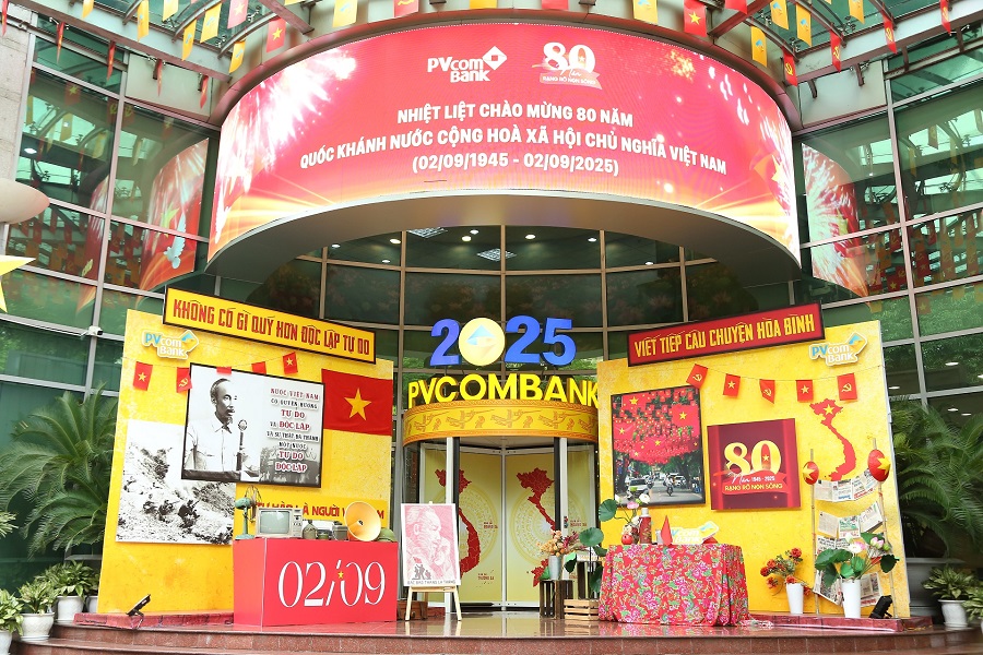 Góc check-in “siêu đẹp” cho người dân và du khách trong những ngày kỷ niệm 80 năm Cách mạng Tháng Tám và Quốc khánh 2/9