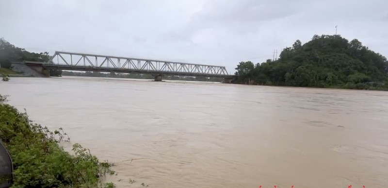 Mực nước sông Mã dâng cao.