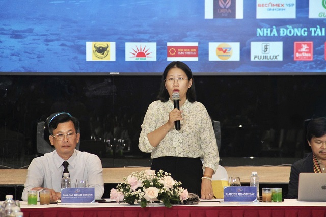 Ban tổ chức trả lời câu hỏi của các nhà báo. Ảnh: VH Ban tổ chức trả lời câu hỏi của các nhà báo. Ảnh: VH