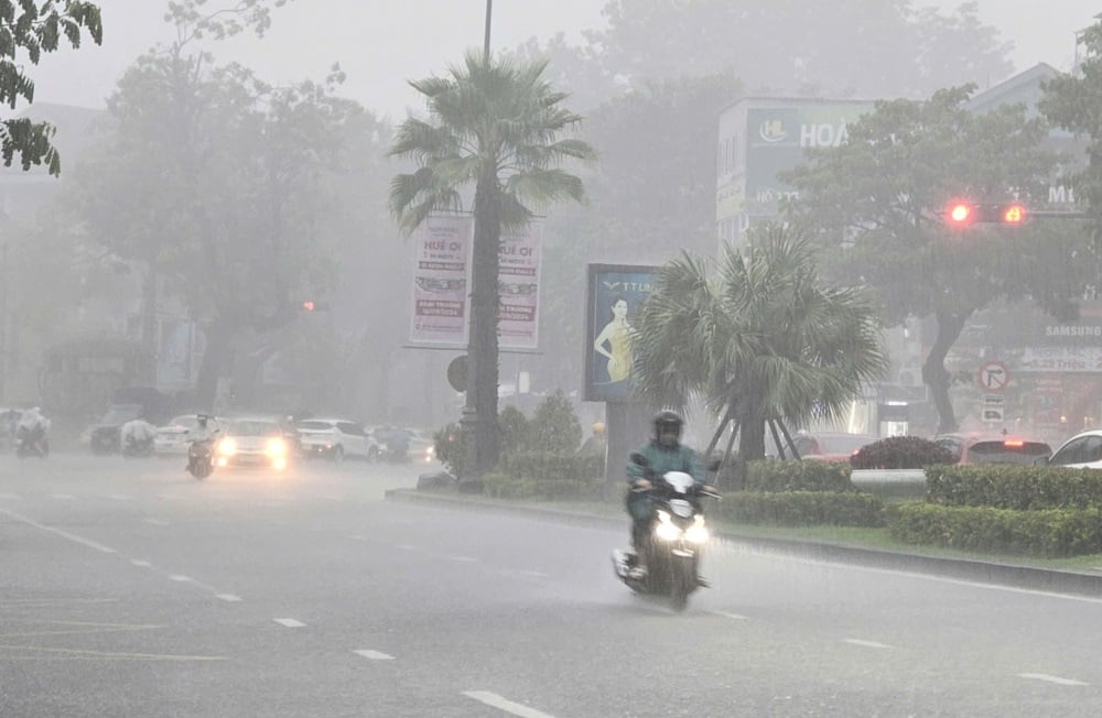 Bắc Trung Bộ còn mưa lớn do hoàn lưu bão số 5.