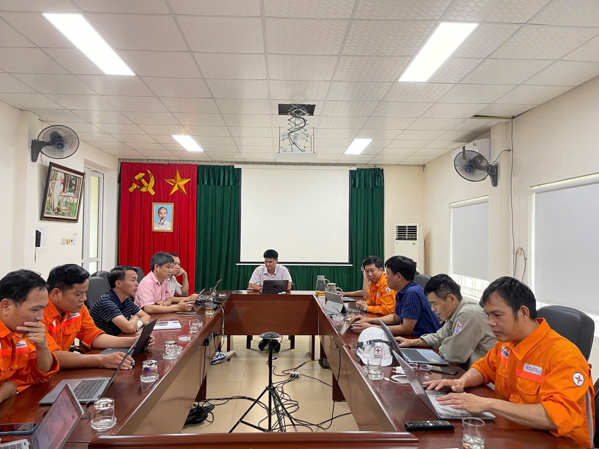 Lãnh đạo EVNGENCO1 làm việc trực tiếp tại Nhà máy Thủy điện Bản Vẽ