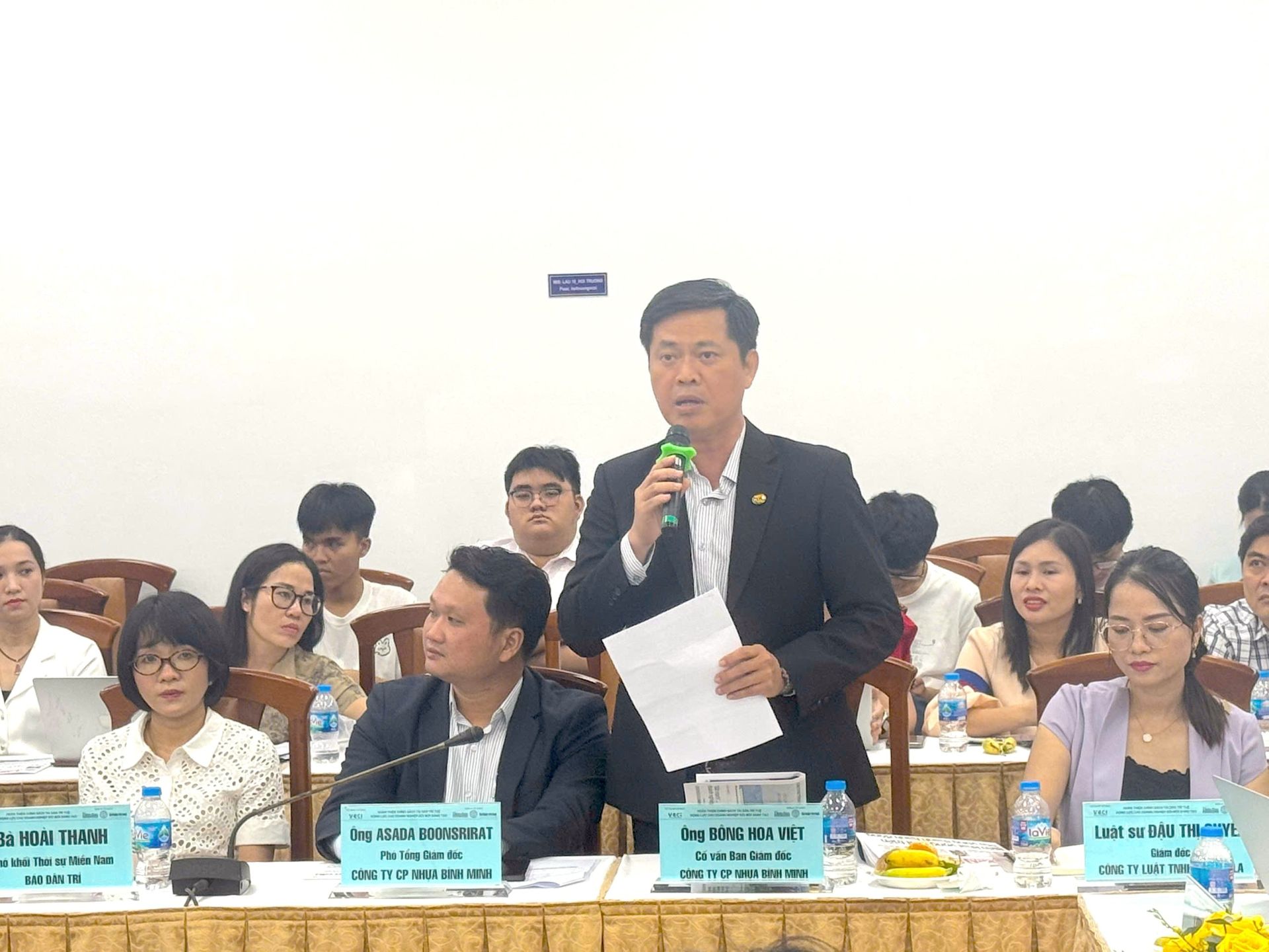 Đại diện Công ty Cổ phần Nhựa Bình Minh chia sẻ tại diễn đàn Đại diện Công ty Cổ phần Nhựa Bình Minh chia sẻ tại diễn đàn