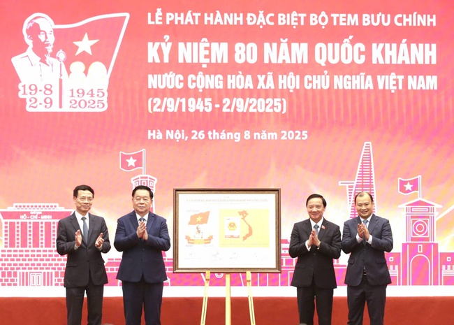 Lễ phát hành đặc biệt bộ tem bưu chính Kỷ niệm 80 năm Quốc khánh Lễ phát hành đặc biệt bộ tem bưu chính Kỷ niệm 80 năm Quốc khánh