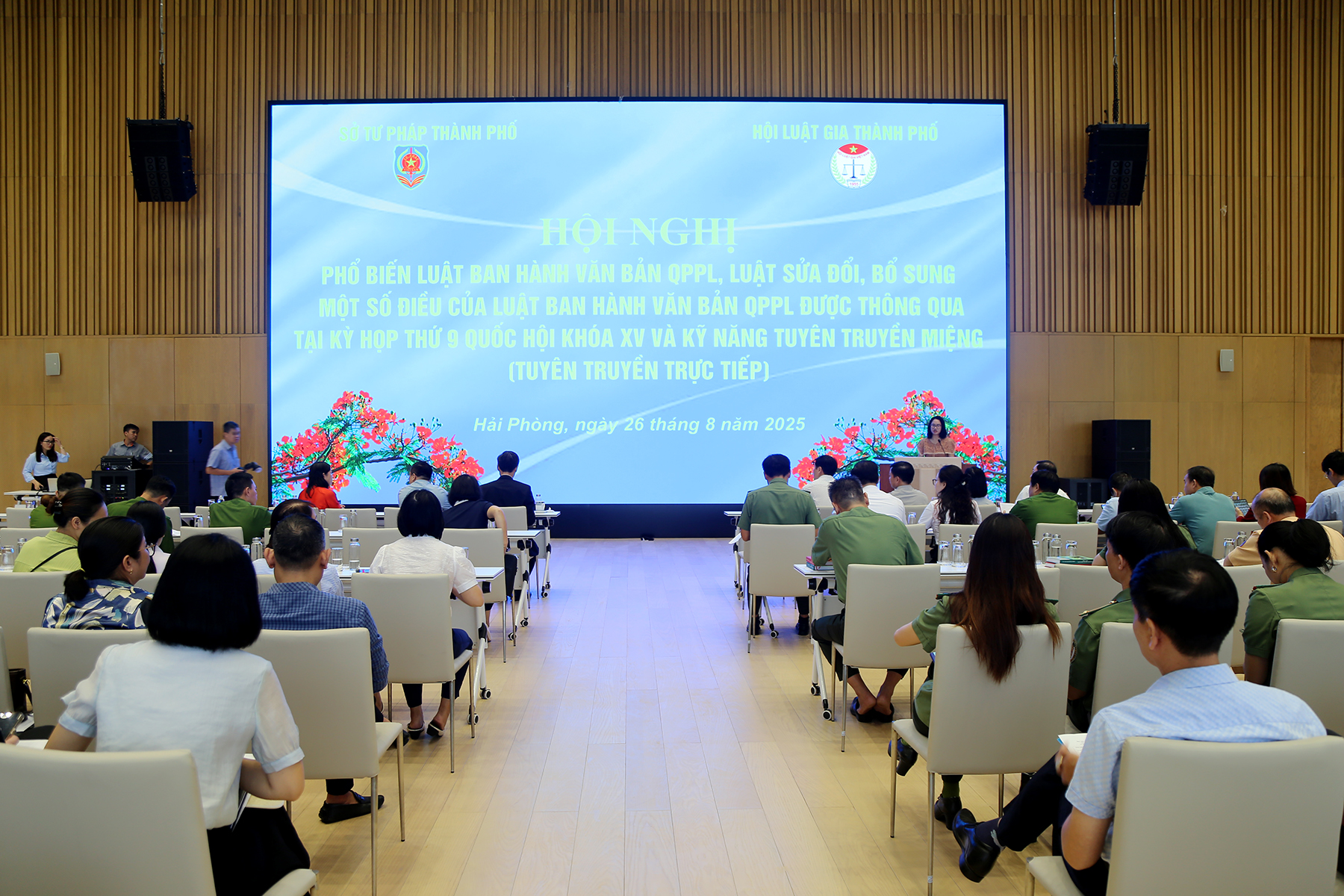 Quang cảnh Hội nghị phổ biến. Quang cảnh Hội nghị phổ biến.