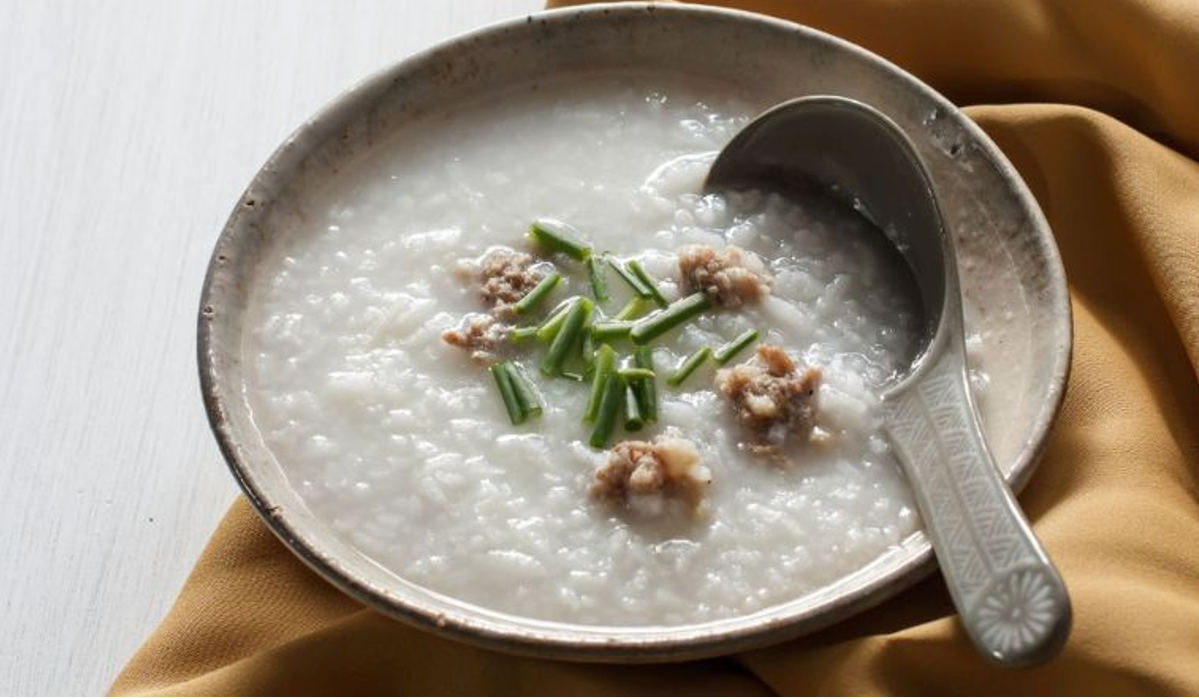 Người bị viêm thanh quản nên ăn thực phẩm mềm, dễ nuốt