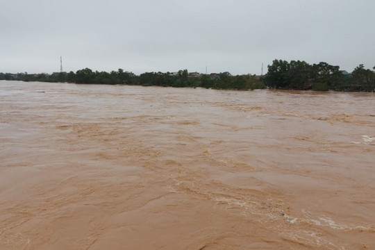 Tăng mức báo động II trên sông Mã tại trạm Thuỷ văn Giàng