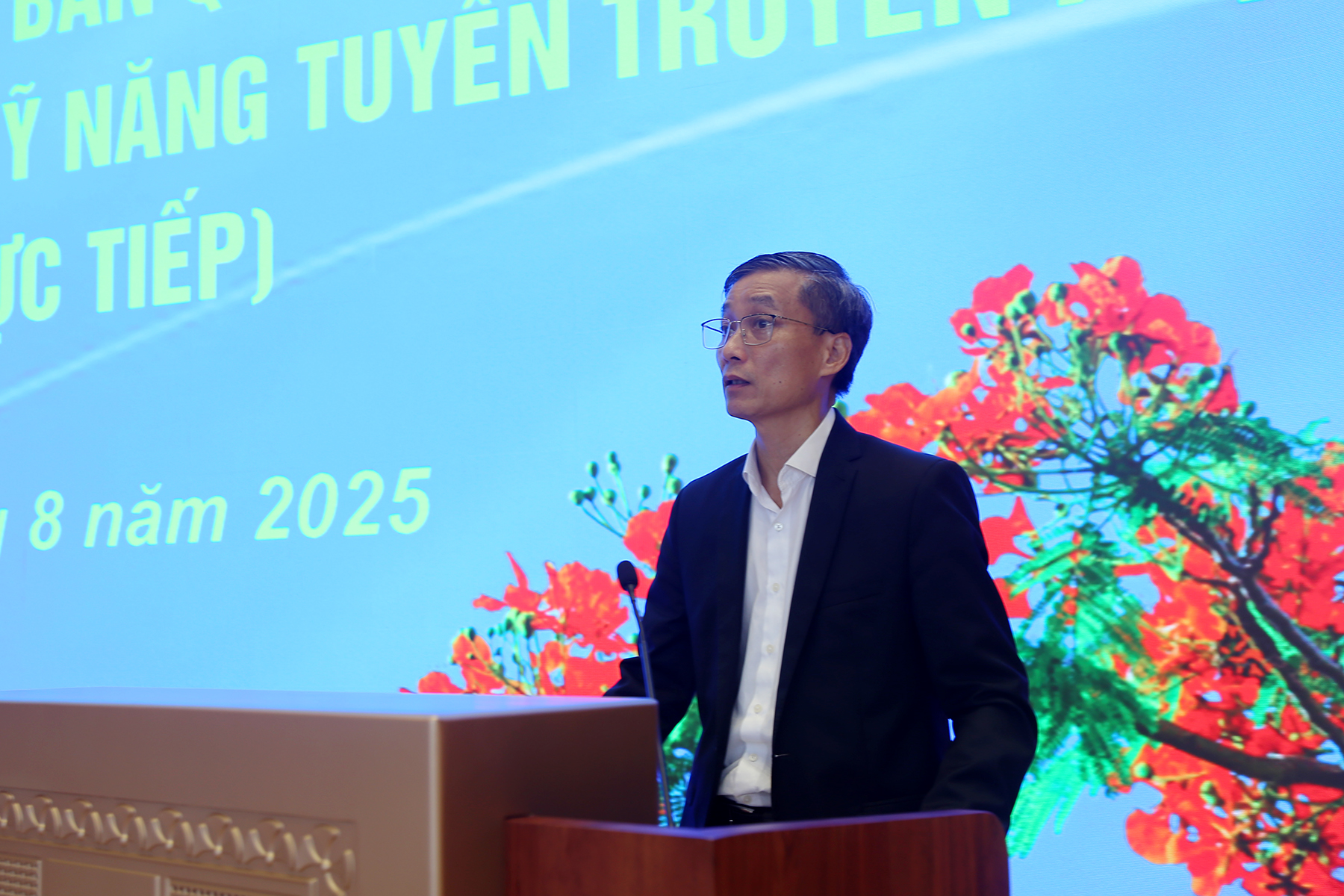 Thứ trưởng Bộ Tư pháp - Chủ tịch Hội Luật gia Việt Nam Nguyễn Khánh Ngọc phát biểu chỉ đạo tại Hội nghị. Thứ trưởng Bộ Tư pháp - Chủ tịch Hội Luật gia Việt Nam Nguyễn Khánh Ngọc phát biểu chỉ đạo tại Hội nghị.