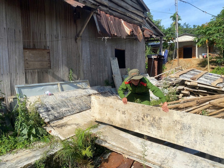 Công an Đà Nẵng chung tay xóa nhà tạm vùng cao - Ảnh: VGP/Lưu Hương