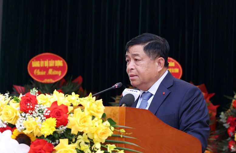 Phó Thủ tướng Nguyễn Chí Dũng nhấn mạnh, mọi thành quả kinh tế - xã hội của đất nước trong suốt 80 năm qua đều có dấu ấn, đóng góp quan trọng của ngành GTVT, đặc biệt là trong việc thực hiện mũi đột phá về phát triển kết cấu hạ tầng đồng bộ - Ảnh: VGP/Thu Sa