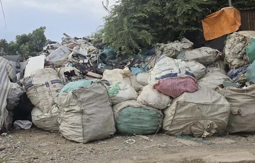 Một bãi phế liệu tại TP. HCM