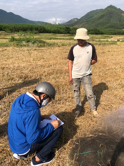 Đội chống săn bắt chim Yến Công ty Yến sào Khánh Hòa lập biên bản đối tượng săn bẫy chim Yến trái phép tại xã Diên Thọ (khu vực xã Diên Tân cũ )