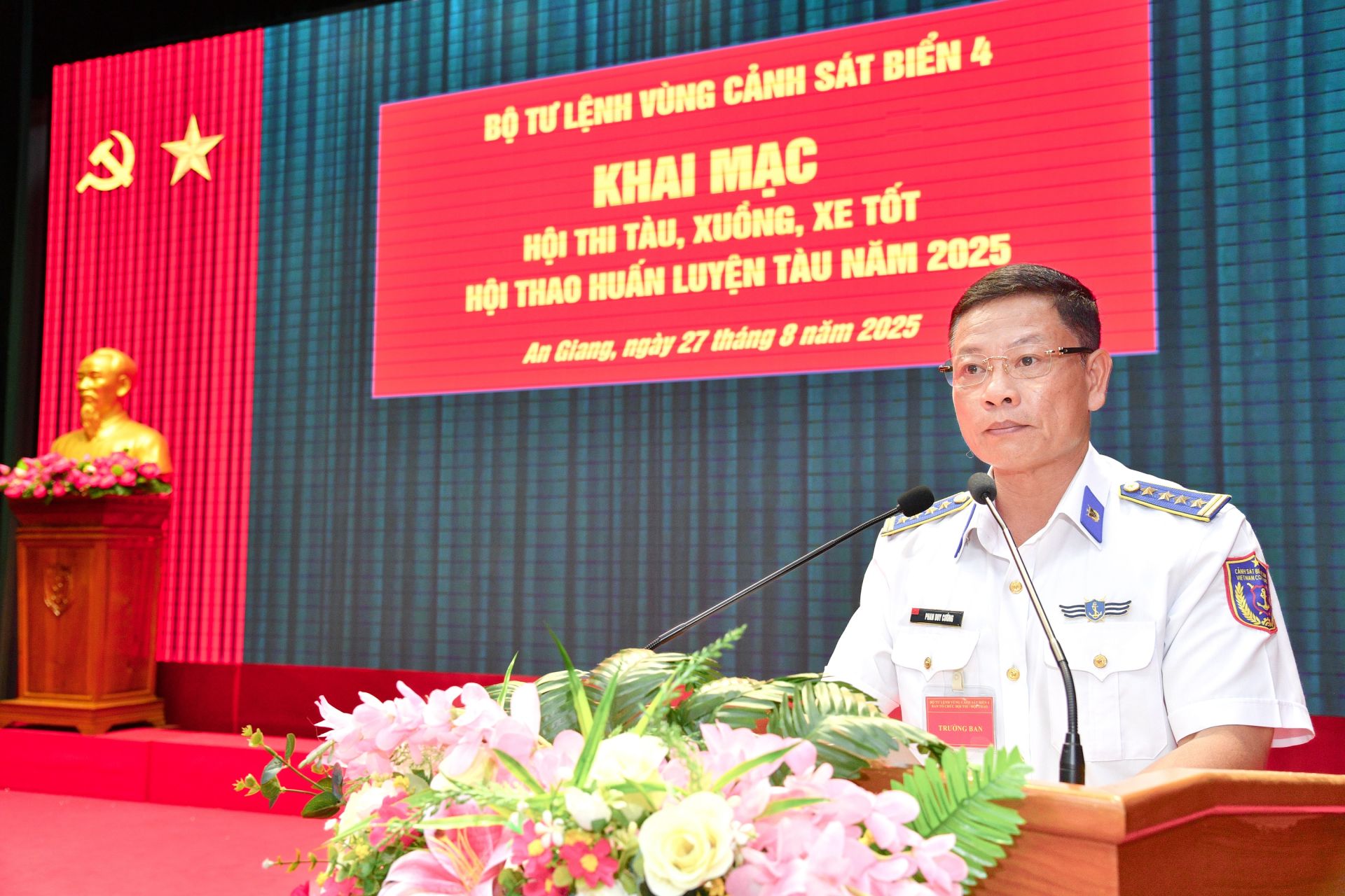 Đại tá Phan Duy Cường, Phó Tư lệnh Quân sự, BTL Vùng Cảnh sát biển 4 phát biểu Khai mạc Hội thi