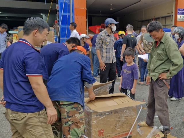 Các loại máy phát điện cỡ nhỏ chạy xăng, dầu với mức giá từ 5 - 10 triệu đồng được nhiều hộ gia đình lựa chọn.