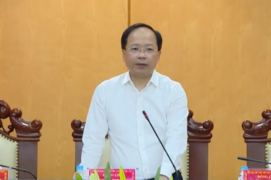 Bí thư Tỉnh ủy Hà Tĩnh Nguyễn Duy Lâm kết luận cuộc họp.