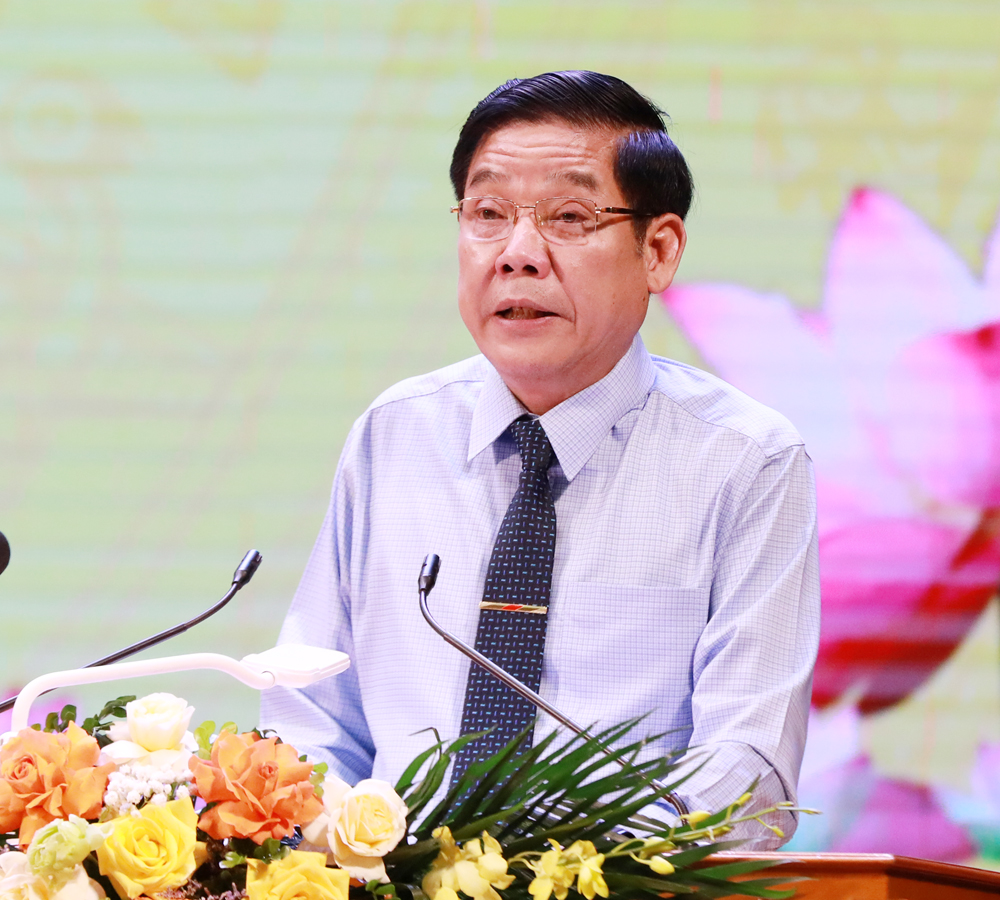 Nguyễn Văn Gấu, Ủy viên Trung ương Đảng, Bí thư Tỉnh ủy phát biểu tại buổi gặp mặt.