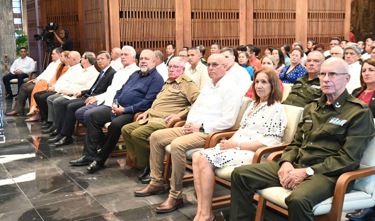 Các đại biểu tham dự Lễ kỷ niệm. Ảnh Đại sứ quán Việt Nam tại Cuba.