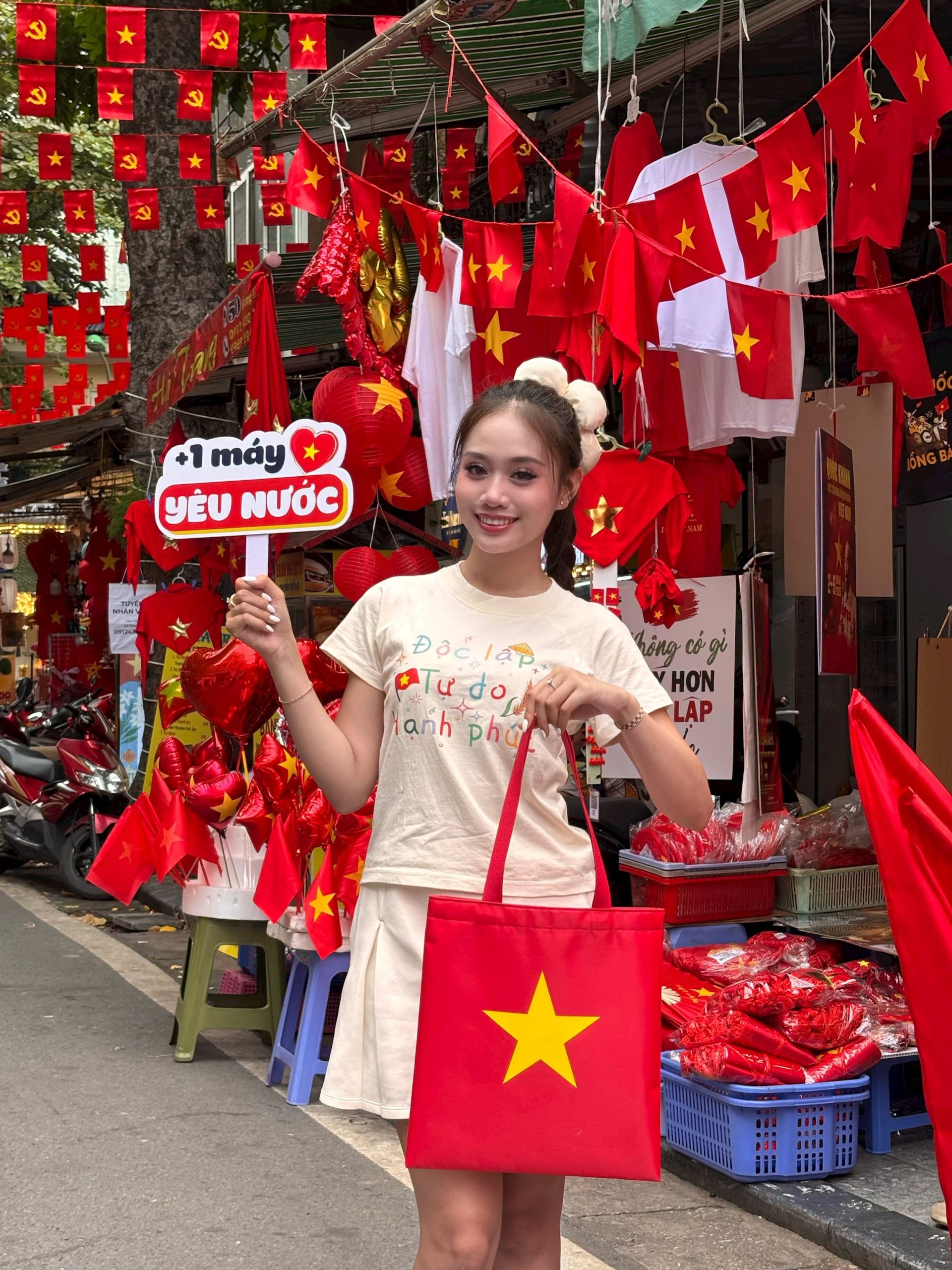 Sử dụng túi vải thay cho túi ni lông là một cách để bảo vệ môi trường Sử dụng túi vải thay cho túi ni lông là một cách để bảo vệ môi trường