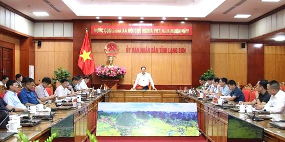 Chủ tịch UBND tỉnh Lạng Sơn Hồ Tiến Thiệu chủ trì cuộc họp.