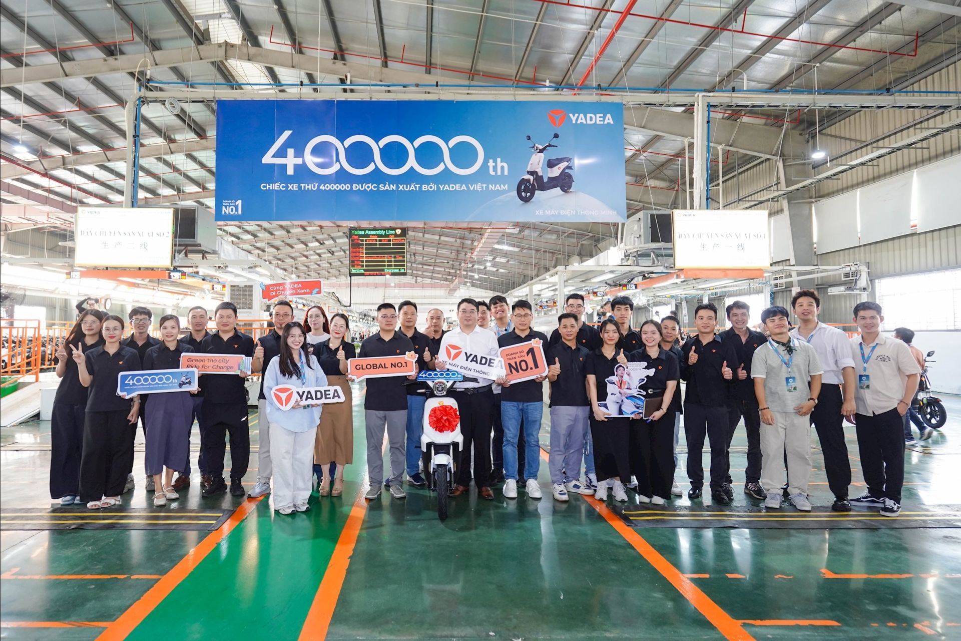 Yadea chính thức xuất xưởng chiếc xe hai bánh điện thứ 400.000 tại Việt Nam