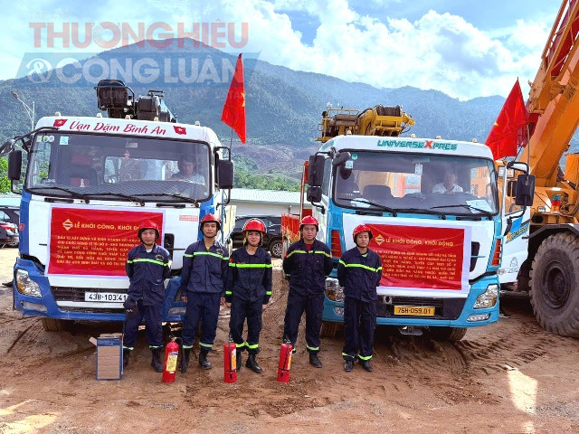 Sẳn sàng cho lễ khởi động.