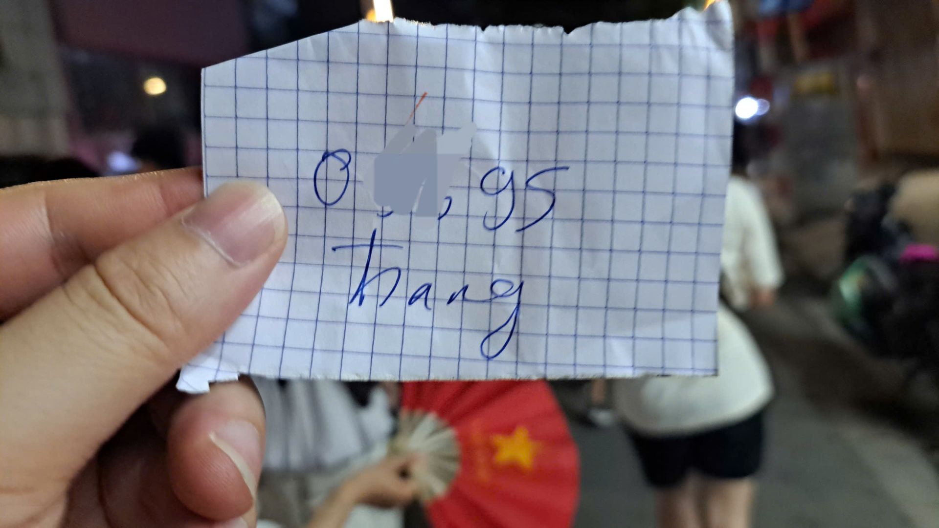 Vé người dân gửi xe tại một điểm gửi xe tự phát gần khu vực trung tâm, giá vé cao gấp nhiều lần quy định, gây bức xúc trước thềm Đại lễ A80. Vé người dân gửi xe tại một điểm gửi xe tự phát gần khu vực trung tâm, giá vé cao gấp nhiều lần quy định, gây bức xúc trước thềm Đại lễ A80.